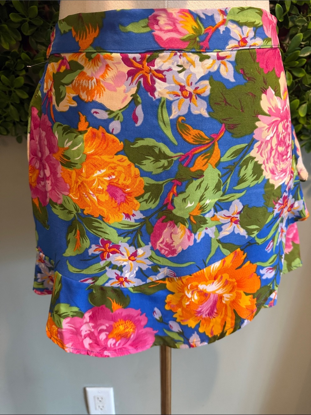 NWT- Floral Tie-Front Crop Top & Skort Set - Picture 5 of 13